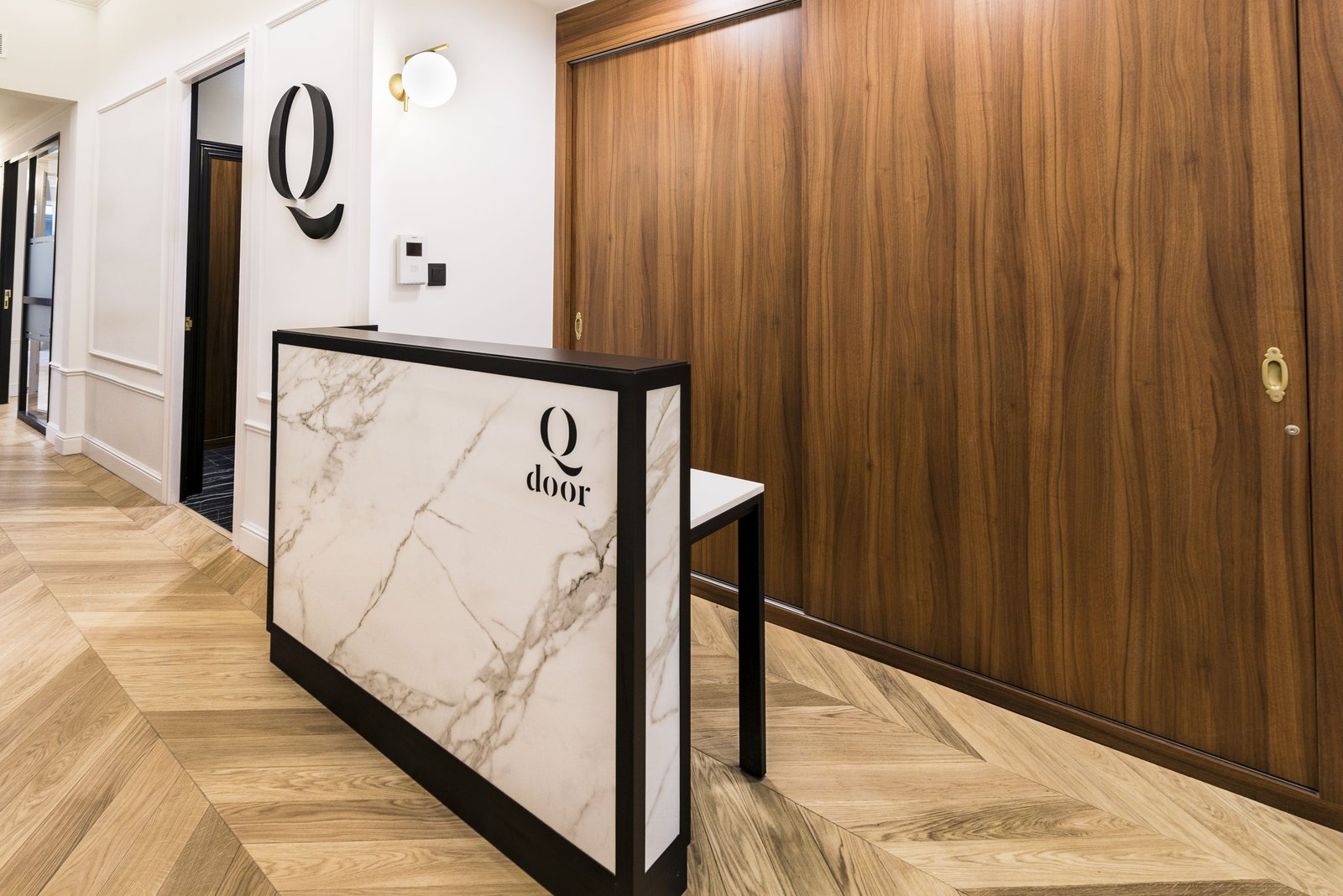 Diseño mostrador coworking