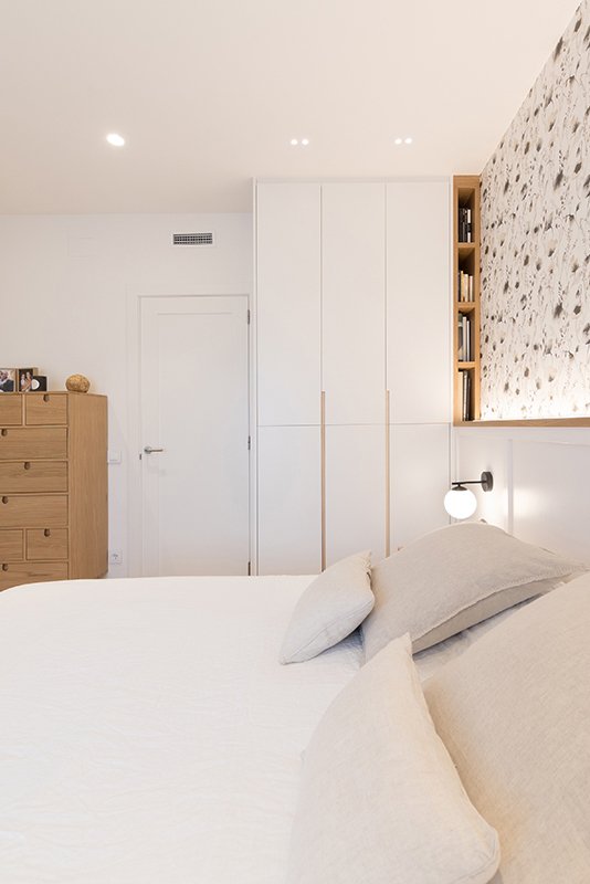 Cabecero cama con estantes